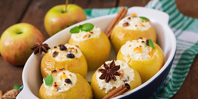 Ідеальний десерт гіпоалергенної дієти – запечені яблука з сиром